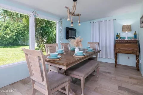 Dining - 17 River Shore Dr, Ormond Beach, FL 32176 photo 2 of 3