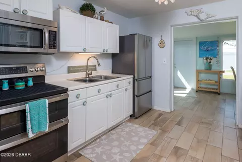 Kitchen - 17 River Shore Dr, Ormond Beach, FL 32176 photo 1 of 3