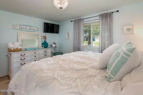 Bedroom - 17 River Shore Dr, Ormond Beach, FL 32176 photo 3 of 4