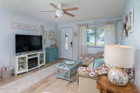 Living - 17 River Shore Dr, Ormond Beach, FL 32176 photo 2 of 3