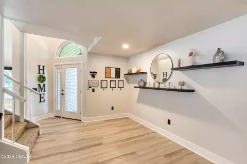 Entry Way - 2 Broadwater Dr, Ormond Beach, FL 32174 photo 2 of 3