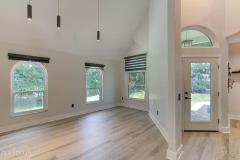 Living - 2 Broadwater Dr, Ormond Beach, FL 32174 photo 1 of 3