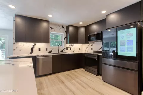 Kitchen - 2 Broadwater Dr, Ormond Beach, FL 32174 photo 2 of 6