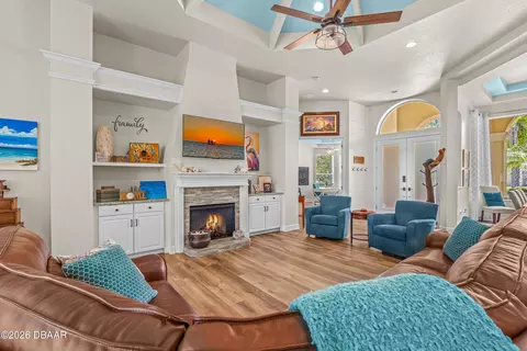 Living - 15 Deep Woods Way, Ormond Beach, FL 32174 photo 3 of 4
