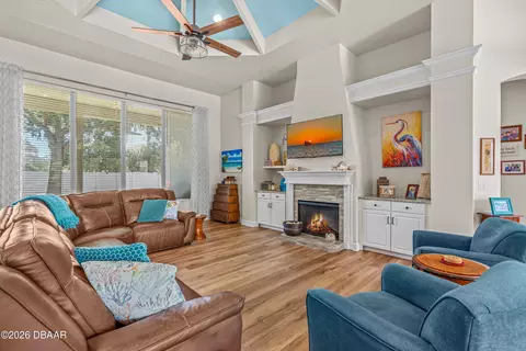 Living - 15 Deep Woods Way, Ormond Beach, FL 32174 photo 2 of 4