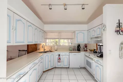 Kitchen - 8 Capistrano Dr, Ormond Beach, FL 32176 photo 1 of 4