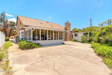 Exterior - 8 Capistrano Dr, Ormond Beach, FL 32176 photo 8 of 9
