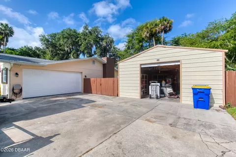 Exterior - 1812 Mango Tree Dr, Edgewater, FL 32132 photo 5 of 14