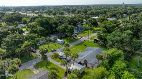 View/Area - 1812 Mango Tree Dr, Edgewater, FL 32132 photo 7 of 15