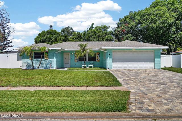 68 Raintree Dr, Port Orange, FL 32127