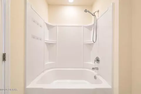 Bath - 21 Melogold Dr, Ormond Beach, FL 32174 photo 8 of 8