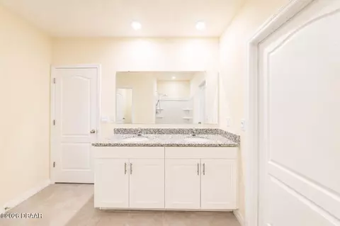 Bath - 21 Melogold Dr, Ormond Beach, FL 32174 photo 4 of 8