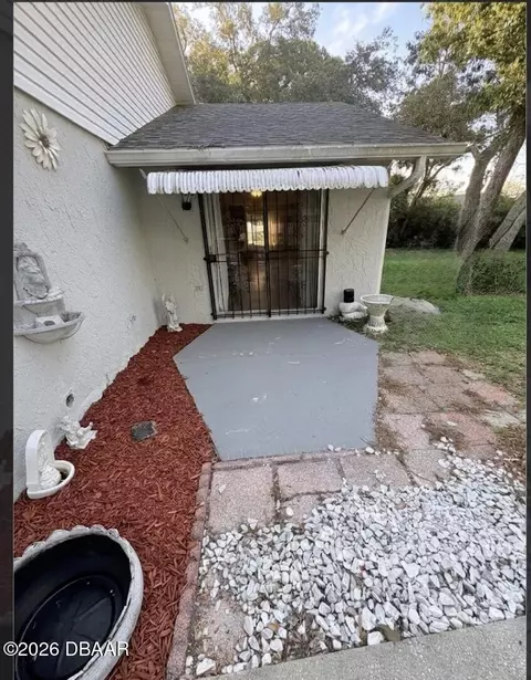 93 Glass Ct, Port Orange, FL 32129