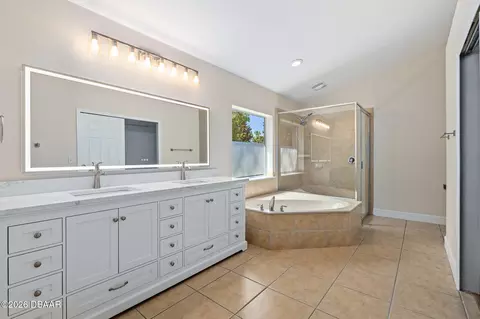 Bath - 684 Aldenham Ln, Ormond Beach, FL 32174 photo 2 of 4