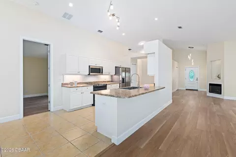 Kitchen - 684 Aldenham Ln, Ormond Beach, FL 32174 photo 5 of 6