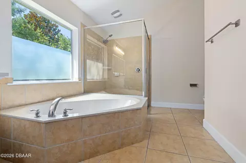 Bath - 684 Aldenham Ln, Ormond Beach, FL 32174 photo 3 of 4
