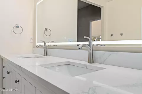 Bath - 684 Aldenham Ln, Ormond Beach, FL 32174 photo 4 of 4