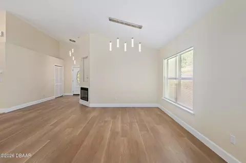 Living - 684 Aldenham Ln, Ormond Beach, FL 32174 photo 1 of 8