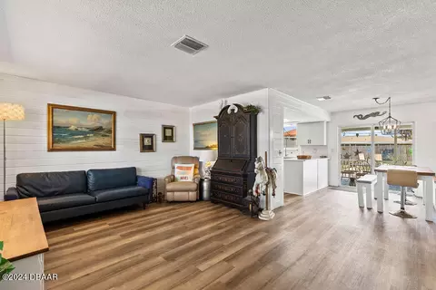 8 Ocean Crest Dr, Ormond Beach, FL 32176 photo 4