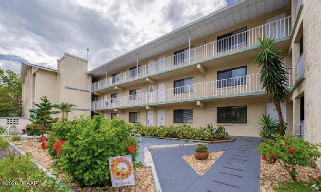 633 S Palmetto Ave, Daytona Beach, FL 32114