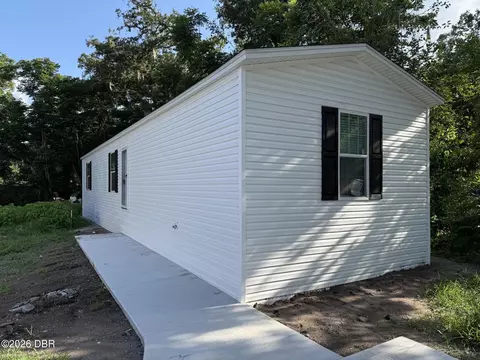 220 W Carroll Ave, Deland, FL 32720