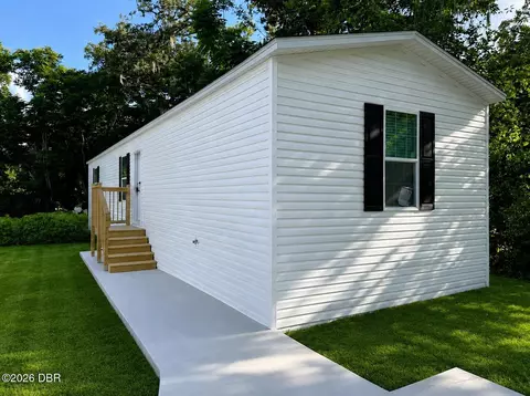220 W Carroll Ave, Deland, FL 32720