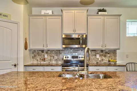 Kitchen - 474 River Square Ln, Ormond Beach, FL 32174 photo 5 of 11