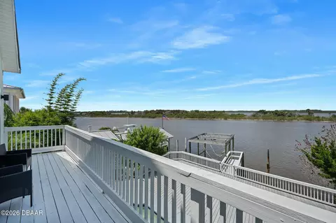Exterior - 3110 John Anderson Dr, Ormond Beach, FL 32176 photo 9 of 11