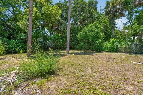 Exterior - 245 Jefferson St, Ormond Beach, FL 32174 photo 2 of 10