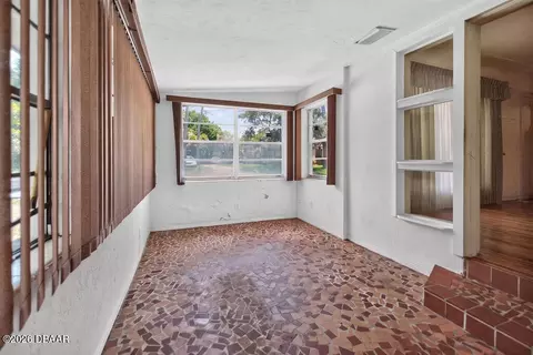 Exterior - 245 Jefferson St, Ormond Beach, FL 32174 photo 9 of 10