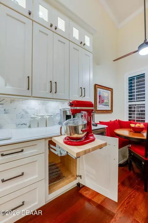 Kitchen - 735 Cobblestone Dr, Ormond Beach, FL 32174 photo 9 of 12