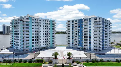 925 N Halifax Ave, Daytona Beach, FL 32118