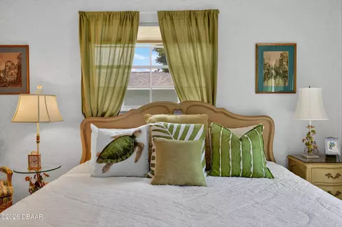 Bedroom - 15 Oakmont Cir, Ormond Beach, FL 32174 photo 8 of 9