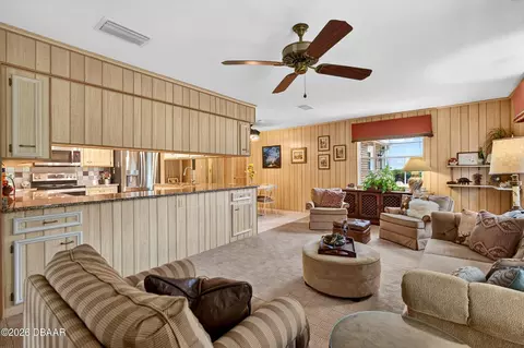 Living - 15 Oakmont Cir, Ormond Beach, FL 32174 photo 3 of 4