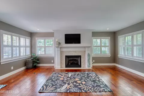 Living - 17 Seafarers Dr, Ormond Beach, FL 32176 photo 5 of 6