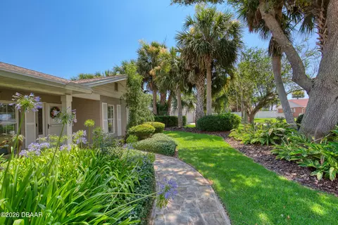 Exterior - 17 Seafarers Dr, Ormond Beach, FL 32176 photo 2 of 17