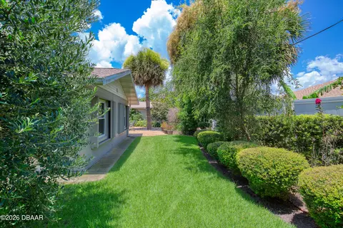 Exterior - 17 Seafarers Dr, Ormond Beach, FL 32176 photo 10 of 17