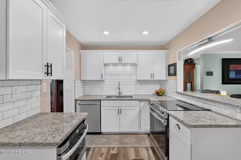 Kitchen - 6 Tropical Dr, Ormond Beach, FL 32176 photo 3 of 6