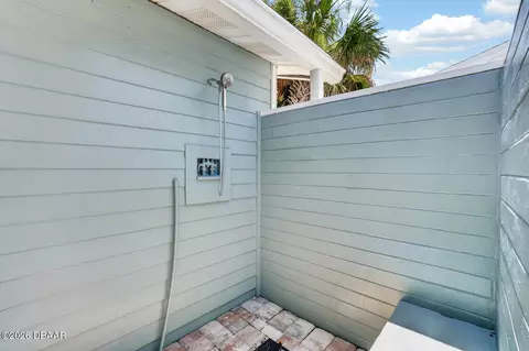Bath - 6 Tropical Dr, Ormond Beach, FL 32176 photo 2 of 2