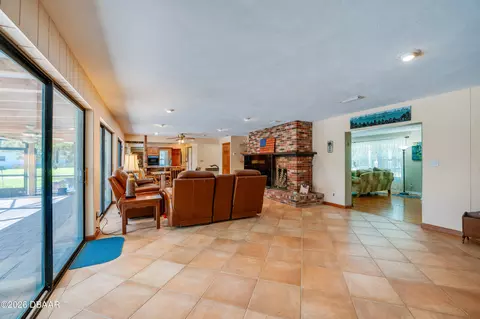Living - 697 John Anderson Dr, Daytona Beach, FL 32124 photo 3 of 7