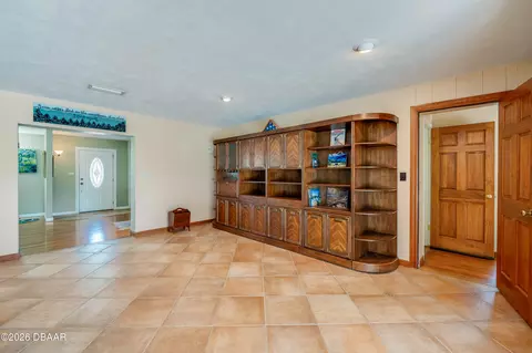 Living - 697 John Anderson Dr, Daytona Beach, FL 32124 photo 4 of 7