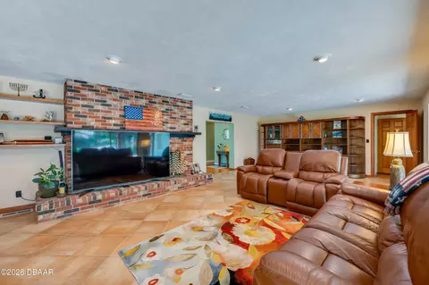 Living - 697 John Anderson Dr, Daytona Beach, FL 32124 photo 7 of 7