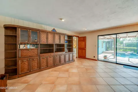 Living - 697 John Anderson Dr, Daytona Beach, FL 32124 photo 5 of 7