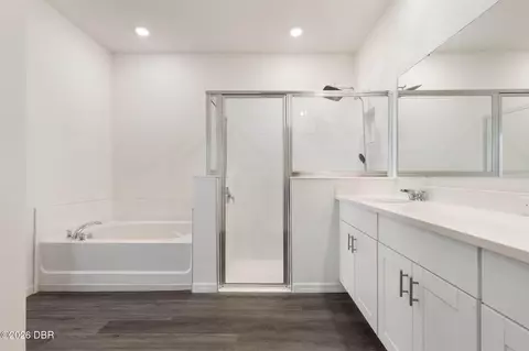 Bath - 345 E Merimont Ln E, Ormond Beach, FL 32174 photo 2 of 4