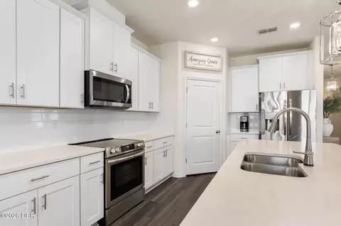 Kitchen - 345 E Merimont Ln E, Ormond Beach, FL 32174 photo 5 of 8