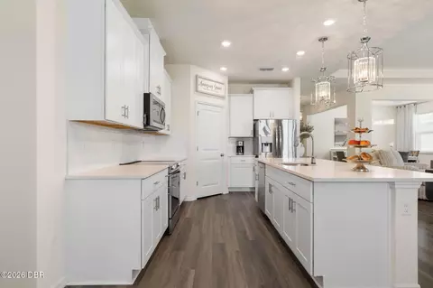Kitchen - 345 E Merimont Ln E, Ormond Beach, FL 32174 photo 6 of 8