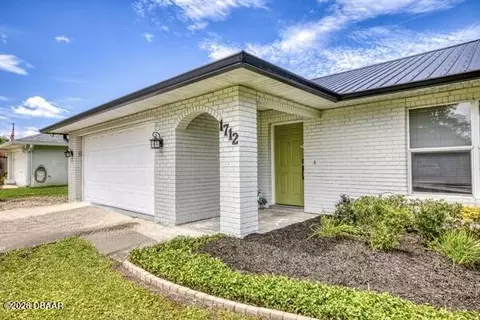 Exterior - 1712 Sabal Palm Dr, Edgewater, FL 32132 photo 2 of 9