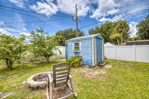 Exterior - 1712 Sabal Palm Dr, Edgewater, FL 32132 photo 8 of 9