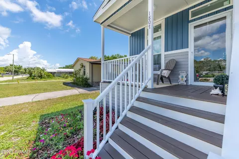 Exterior - 1807 Woodcrest Dr, Ormond Beach, FL 32174 photo 2 of 6