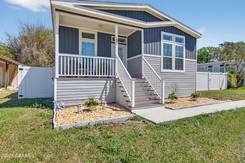Exterior - 1807 Woodcrest Dr, Ormond Beach, FL 32174 photo 4 of 6